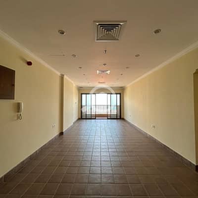 فلیٹ 3 غرف نوم للايجار في السالمية، مدينة الكويت - Apartment with direct sea view for rent in Salmiya