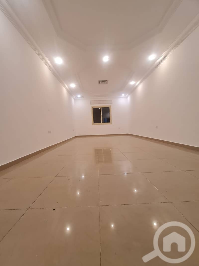 شقة للايجار في الزهراء مساحات كبيرة مع بلكونة شقة للايجار في الزهراء مساحات كبيرة مع بلكونة