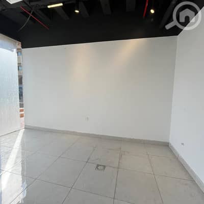 عقارات تجارية اخرى  للايجار في حولي، مدينة الكويت - Commercial shops with a grace period for rent in Hawally.