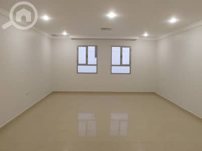 فلیٹ 4 غرف نوم للايجار في المنقف، مدينة الكويت - Oversized 4 bedroom floor in mangaf with balcony