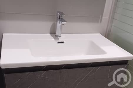 فلیٹ 3 غرف نوم للايجار في الفنطاس، مدينة الكويت - Pets friendly 3 bedroom with terrace in fintas. on the sea side.