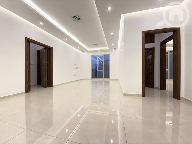 Bayan – spacious, unfurnished three bedroom apartment w/gym