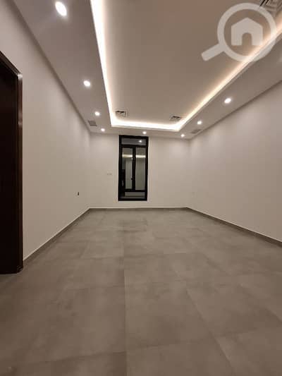 3 Bedroom Flat for Rent in Abu Fatira, Kuwait City - للايجار شقه في ابوفطيره دور اول مع 2 بلكونه تشطيب فاخر