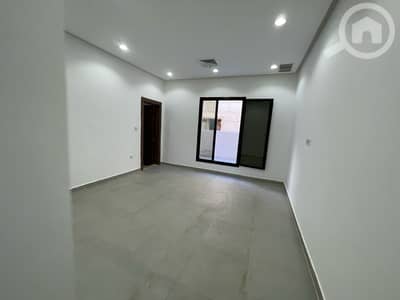 4 Bedroom Flat for Rent in Salwa, Kuwait City - للإيجار شقه سلوي مع بلكونات