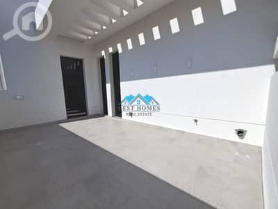 فلیٹ 4 غرف نوم للايجار في الجابرية، مدينة الكويت - Brand New Four Bedrooms Floor in Jabriya