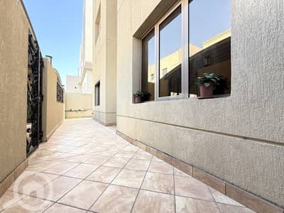 3 Bedroom Flat for Rent in Fnaitees, Kuwait City - Fnaitees – unfurnished ground floor w/small yard