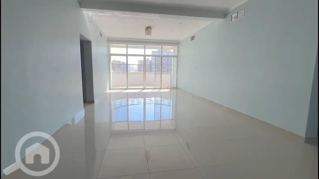 للأيجار شقة بتصميم عصري في الشعب البحري للأيجار شقة بتصميم عصري في الشعب البحري