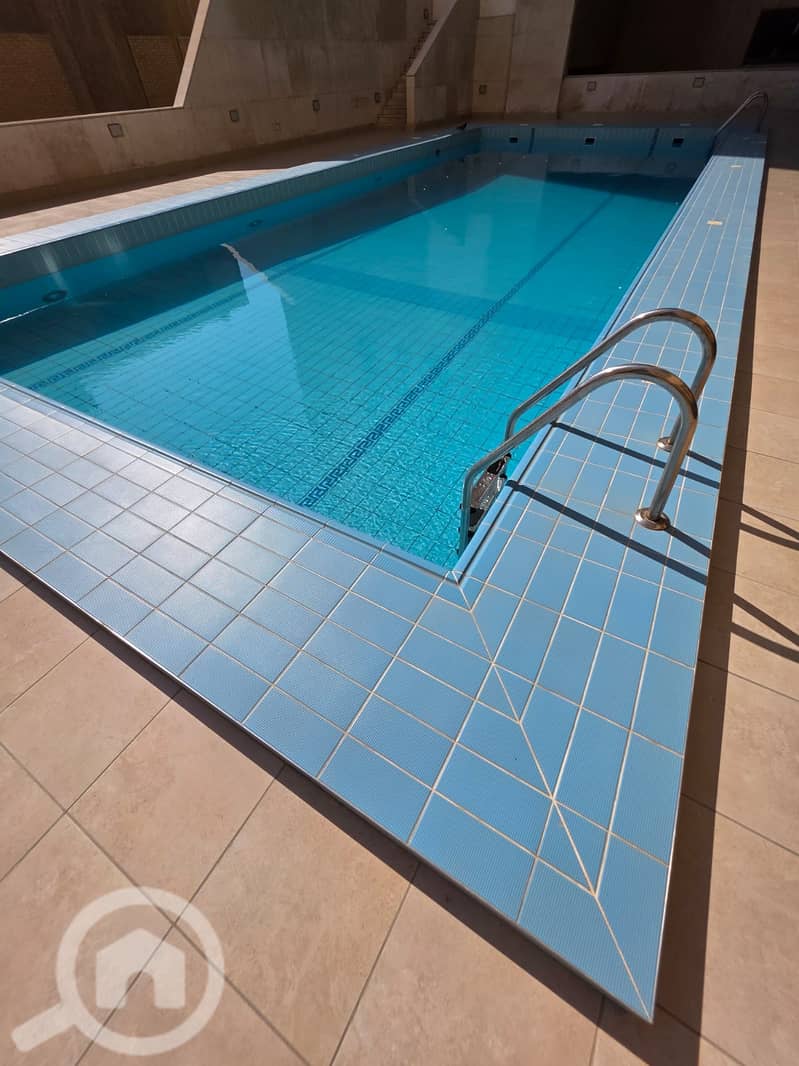 very spacious 3 bedrooms flat in Hawally