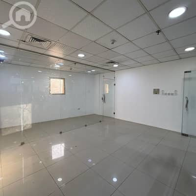 عقارات تجارية اخرى  للايجار في الفروانية، مدينة الكويت - Commercial mezzanine office for rent in Farwaniya, Block 3