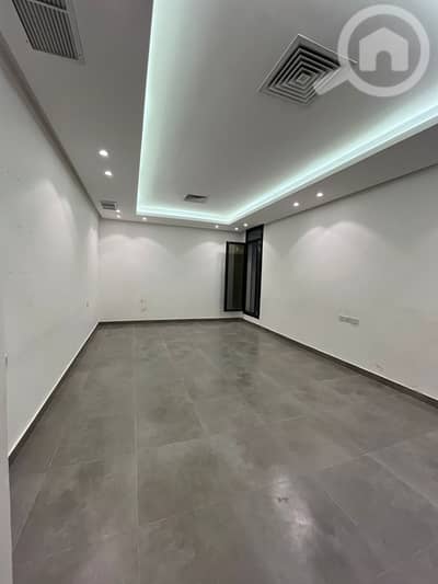 3 Bedroom Apartment for Rent in Rumaithiya, Kuwait City - للإيجار شقه سرداب في الرميثيه