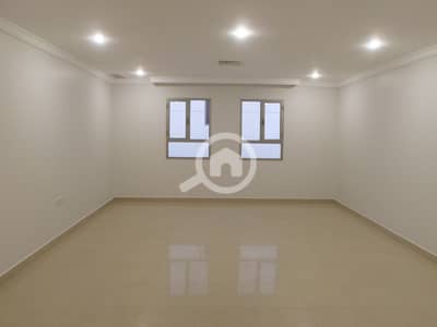 فلیٹ 4 غرف نوم للايجار في المنقف، مدينة الكويت - Spacious 4 bedroom floor in mangaf with balcony