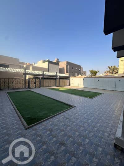 5 Bedroom Flat for Rent in Al Surra, Kuwait City - للإيجار فيلا في السرة مع حديقة وحوش وكراج