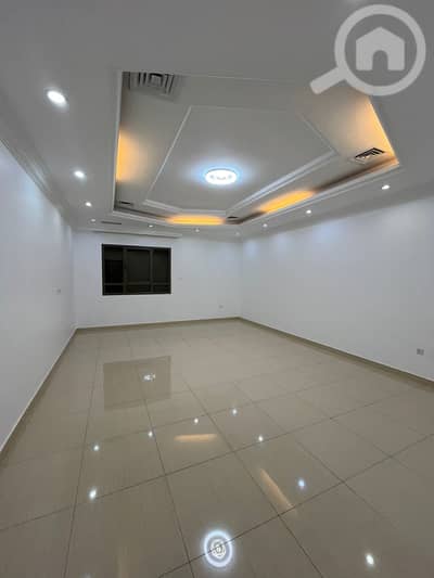 فلیٹ 4 غرف نوم للايجار في الرميثية، مدينة الكويت - للإيجار دور في الرميثيه أربع غرف ماستر 6 حمام