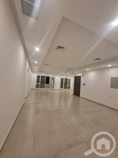 5 Bedroom Flat for Rent in Mubarak Al Kabeer, Kuwait City - للايجار دور بالمسايل تشطيب فخم سوبر آلترا دور اول مصعد مع بلكونات
