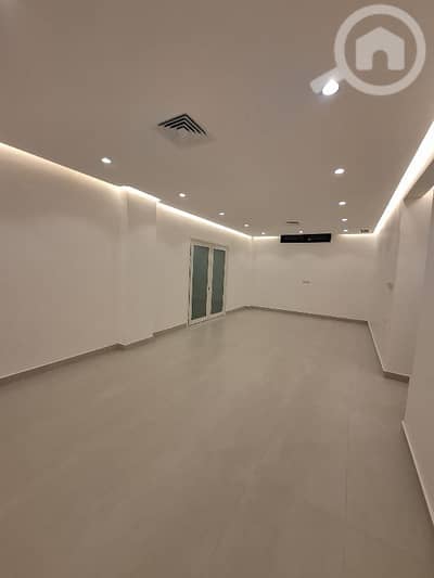 3 Bedroom Flat for Rent in Al Jabriya, Kuwait City - للايجار شقه بالجابريه سرداب مع حوش كبير تشطيب سوبر ديلوكس