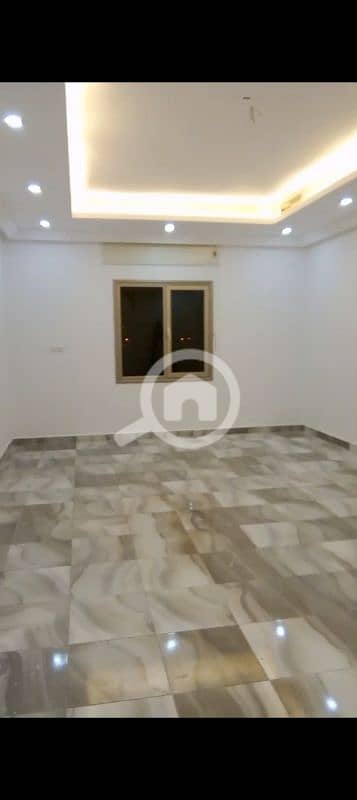 3 Bedroom Apartment for Rent in Fnaitees, Kuwait City - للإيجار شقة في الفنيطيس ٣غرف كلهم ماستر وغرفة خادمة ٥٠٠دك