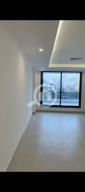4 Bedroom Flat for Rent in Al Jabriya, Kuwait City - للإيجار شقة كبيرة في الجابرية مع بلكونتين