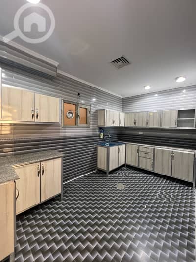 3 Bedroom Flat for Rent in Mubarak Al Abdullah, Kuwait City - للإيجار شقه في غرب مشرف