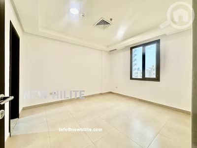 شقة 3 غرف نوم للايجار في السالمية، مدينة الكويت - Three-Bedroom Apartment for Rent in Salmiya
