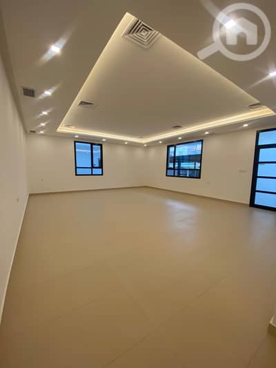 5 Bedroom Flat for Rent in Abu Fatira, Kuwait City - للإيجار دور خمس غرف ماستر ارضي في ابو فطيره