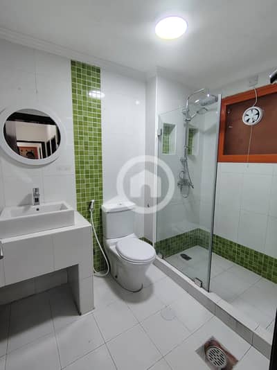 3 Bedroom Apartment for Rent in Al Salmiya, Kuwait City - BUILDING NEAR ESTABLISHMENTS