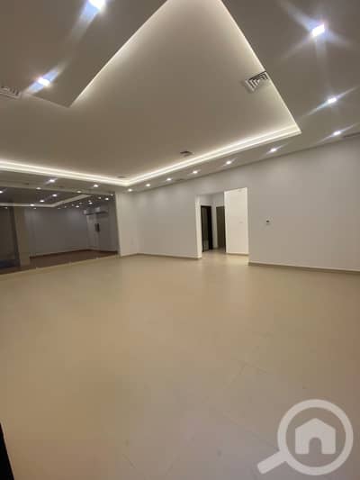 6 Bedroom Apartment for Rent in Abu Fatira, Kuwait City - للإيجار دور ست غرف ماستر سرداب في ابو فطيره