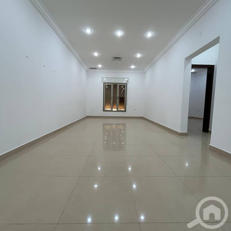 Apartment for rent in Salwa, Block 3. Apartment for rent in Salwa, Block 3.