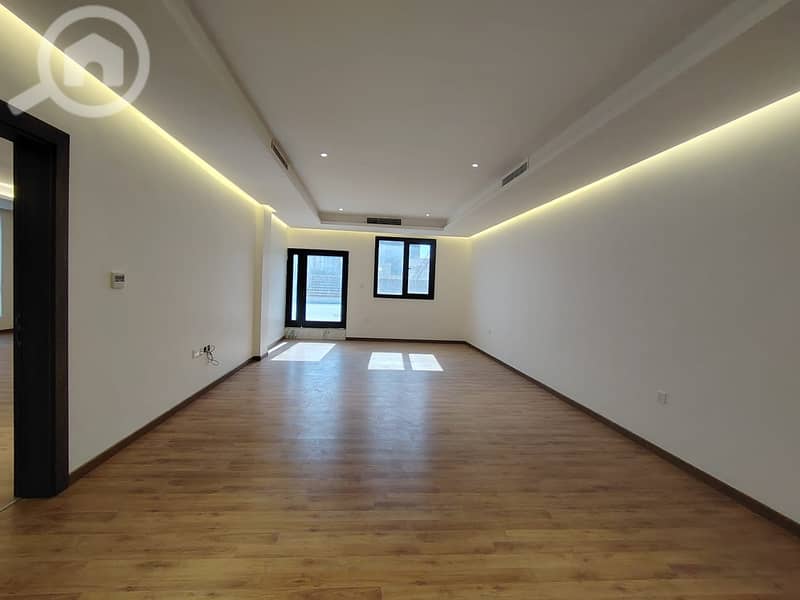 4 MASTERS BEDROOM VILLA APARTMENT