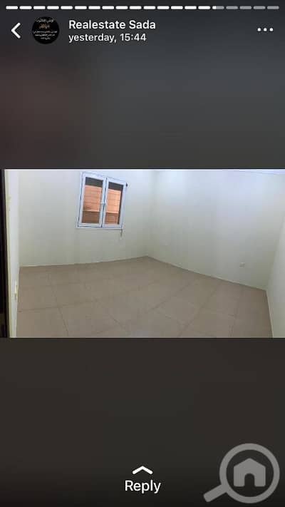 2 Bedroom Flat for Rent in Mishref, Kuwait City - للايجار شقه في مشرف دور ثالث بروحها روف كبير جدا