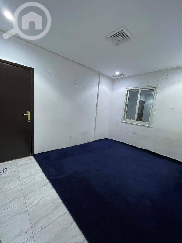 sharing Room available sharing Room available