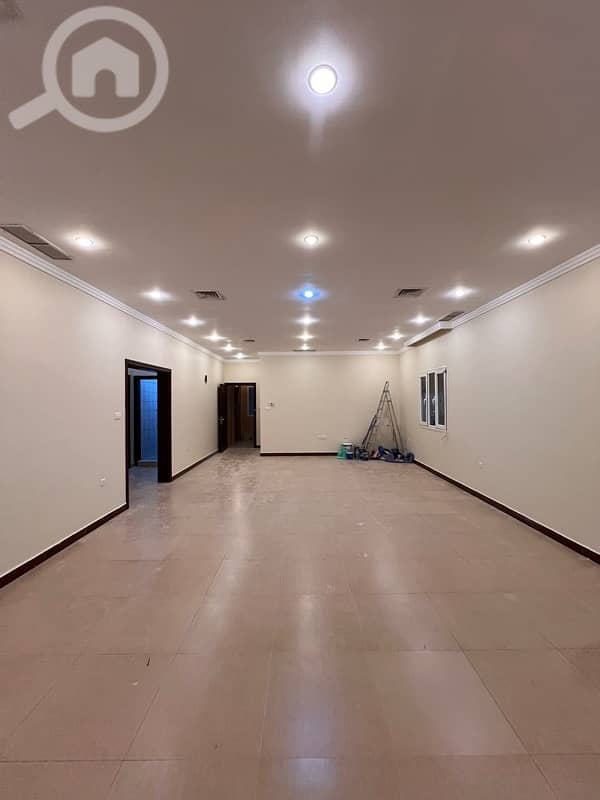 للإيجار دور ثاني بالزهراء قطعه 1 مساحات واسعه 4 غرف نوم للإيجار دور ثاني بالزهراء قطعه 1 مساحات واسعه 4 غرف نوم