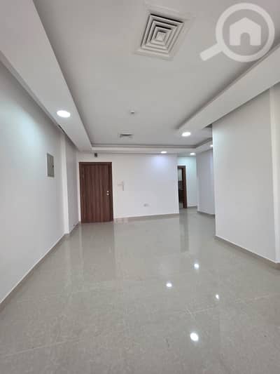 3 Bedroom Apartment for Rent in Al Salmiya, Kuwait City - شقة راقية 3 غرف (واحدة ماستر) للإيجار في السالمية - فرصة شهر مجاني!