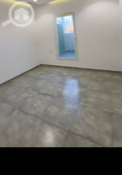 4 Bedroom Apartment for Rent in Salwa, Kuwait City - للايجار شقه في سلوى دور ثاني مصعد مع بلكونات الاستفسار وتساب 96725110