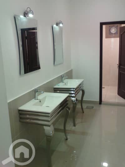شقة 4 غرف نوم للايجار في العقيلة، مدينة الكويت - Beautiful 4 bedroom ground floor in egaila. close to gate mall & aum.