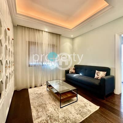 شقة 3 غرف نوم للايجار في السالمية، مدينة الكويت - Furnished Three-Bedroom Floor with Private Pool & Balcony in Salmiya