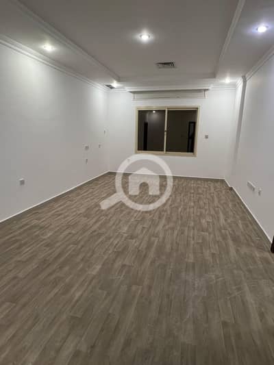 3 Bedroom Flat for Rent in Mishref, Kuwait City - للإيجار شقة ارضية ودور اول في مشرف