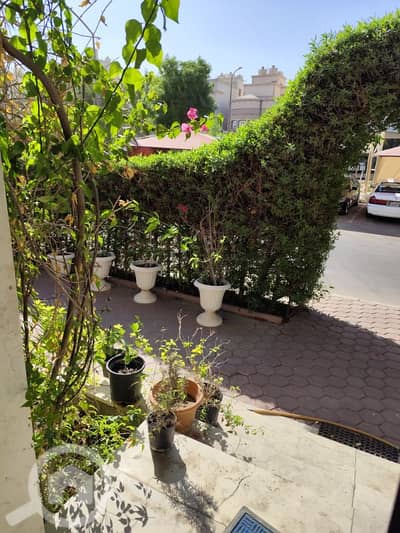 فیلا 5 غرف نوم للايجار في المنقف، مدينة الكويت - For Rent – Villa in Al-Mangaf 5 Bedrooms 4 Bathrooms Spacious Ki