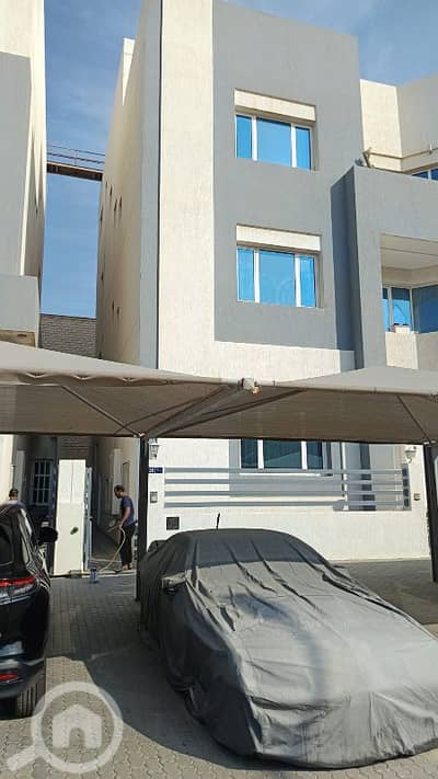 2 Bedroom Flat for Rent in Mishref, Kuwait City - للايجار شقة بمشرف بروحها مع روف كبير