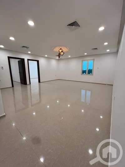 5 Bedroom Apartment for Rent in Al Khaldiya, Kuwait City - للإيجار دور كبير في الخالدية