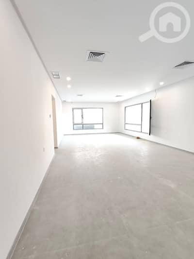 5 Bedroom Flat for Rent in Al Zahra, Kuwait City - دور للايجار فى الزهراء مع غرف سايق