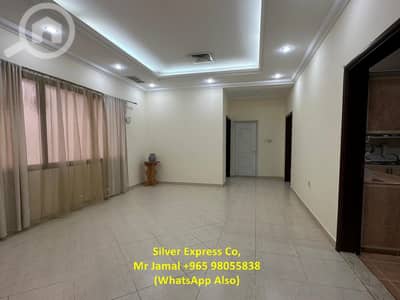 فلیٹ 3 غرف نوم للايجار في المنقف، مدينة الكويت - 3 Bedroom Full Floor with Balcony for Rent in Mangaf.