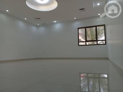 4 Bedroom Villa for Rent in Rumaithiya, Kuwait City - للإيجار دور كبير في الرميثية