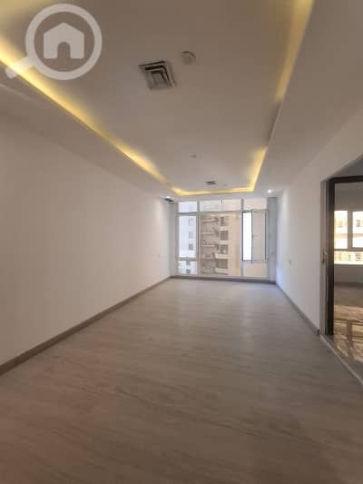 شقة 3 غرف نوم للايجار في بنيد القار، مدينة الكويت - للايجار شقه في بنيد القار موقع مميز اطلاله بحريه