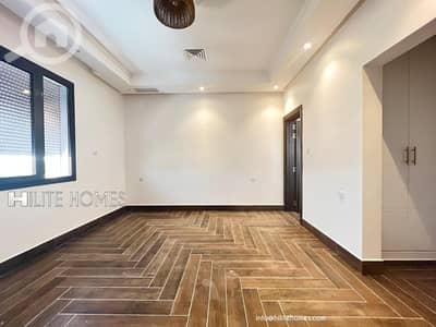 شقة 3 غرف نوم للايجار في فنيطيس، مدينة الكويت - Elegant Three-Bedroom Duplex for Rent in Funaitees