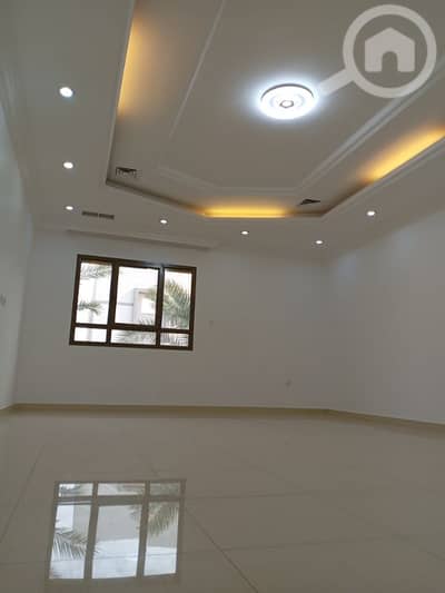 4 Bedroom Villa for Rent in Rumaithiya, Kuwait City - للإيجار دور كبير في الرميثية ٤غرف كلهم ماستر ٧٧٠دك
