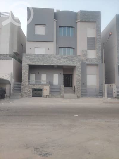Commercial Building for Rent in Abu Fatira, Kuwait City - فيلا للايجار في ابو فطيرة