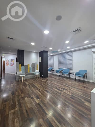 Other Commercial for Rent in Al Salmiya, Kuwait City - للايجار دور تجاري متميز في السالمية - تشطيب فاخر وجاهز للتشغيل