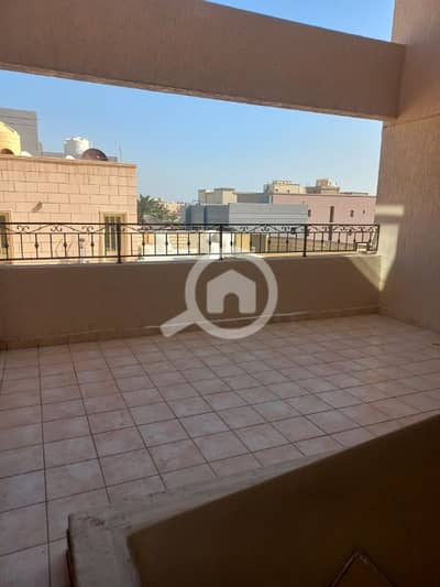 3 Bedroom Flat for Rent in Mishref, Kuwait City - للايجار شقه من فيلا راقيه بمشرف شارع عام موقع مميز