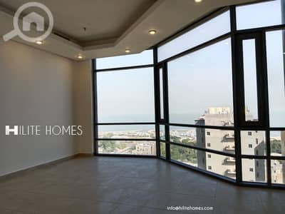 شقة 3 غرف نوم للايجار في السالمية، مدينة الكويت - Three bedroom sea view apartment for rent in Salmiya