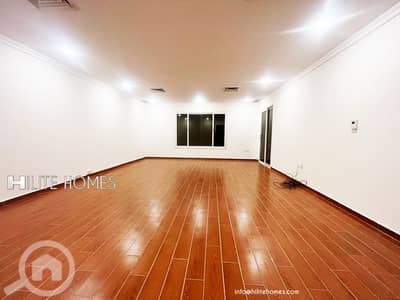 فلیٹ 3 غرف نوم للايجار في فنيطيس، مدينة الكويت - Three bedroom apartment for Rent near Fnaitees